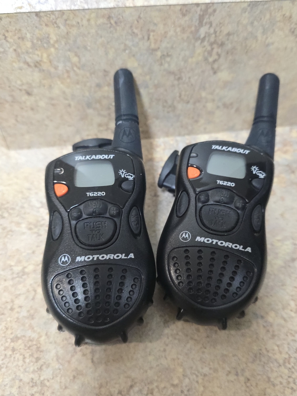 Motorola Talkabout T6220 Black Pair Walkie Talkies
